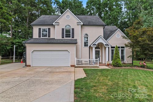 107 Glenmont Ct, Mooresville, NC, 28117-7551 | Card Image