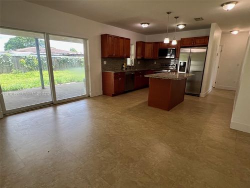 14721 Pierce St, Miami, FL, 33176-7527 | Card Image