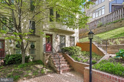 b-4607 Macarthur Blvd Nw, WASHINGTON, DC, 20007-2596 | Card Image