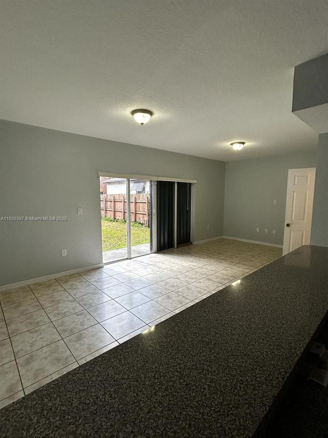 865 - 865 Sw 6 Th Ct, Townhouse with 3 bedrooms, 3 bathrooms and null parking in Florida City FL | Image 6