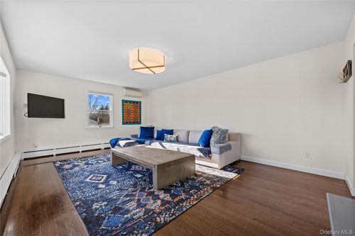 44 Oakridge Rd, North Salem, NY, 10560-2705 | Card Image