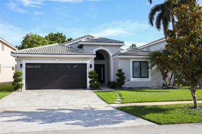 17864 Sw 1st St, House other with 3 bedrooms, 2 bathrooms and null parking in Pembroke Pines FL | Image 1