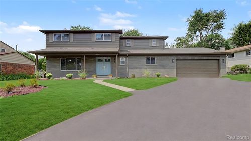 6780 Lee Crest Dr, West Bloomfield, MI, 48322-3745 | Card Image