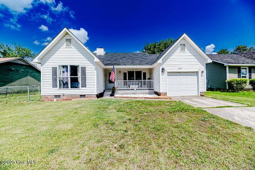 937 Glen Reilly Dr, Fayetteville, NC, 28314-5609 | Card Image