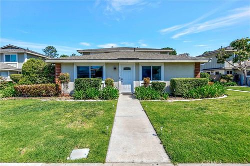 5-4612 Via Vista Cir, Huntington Beach, CA, 92649-5202 | Card Image