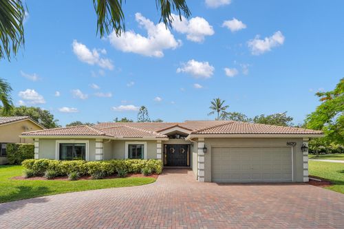 8670 Nw 56th St, Coral Springs, FL, 33067-2877 | Card Image