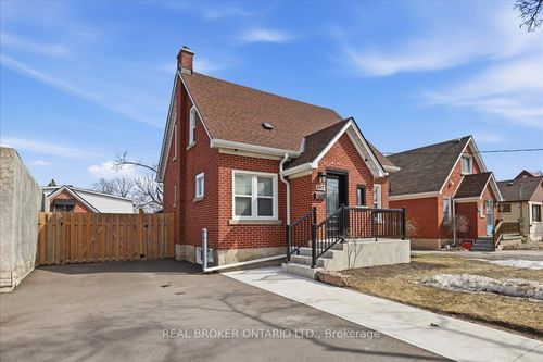 652 Weber St E, Kitchener, ON, N2H1H2 | Card Image