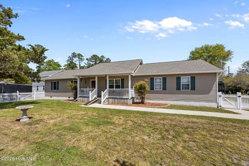 722 Chatham St, Newport, NC, 28570-6906 | Card Image