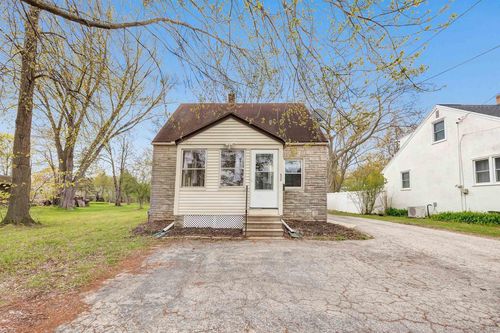 512 E Allouez Avenue, ALLOUEZ, WI, 54301 | Card Image