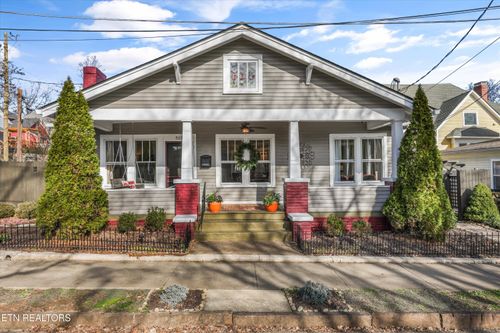 515 Lovenia Ave, Knoxville, TN, 37917-7221 | Card Image