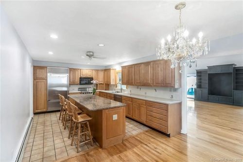 143 Ponus Ave, Norwalk, CT, 06850-1827 | Card Image