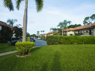 203 - 7166 Golf Colony Court, Condo with 2 bedrooms, 2 bathrooms and null parking in Lake Worth FL | Image 1