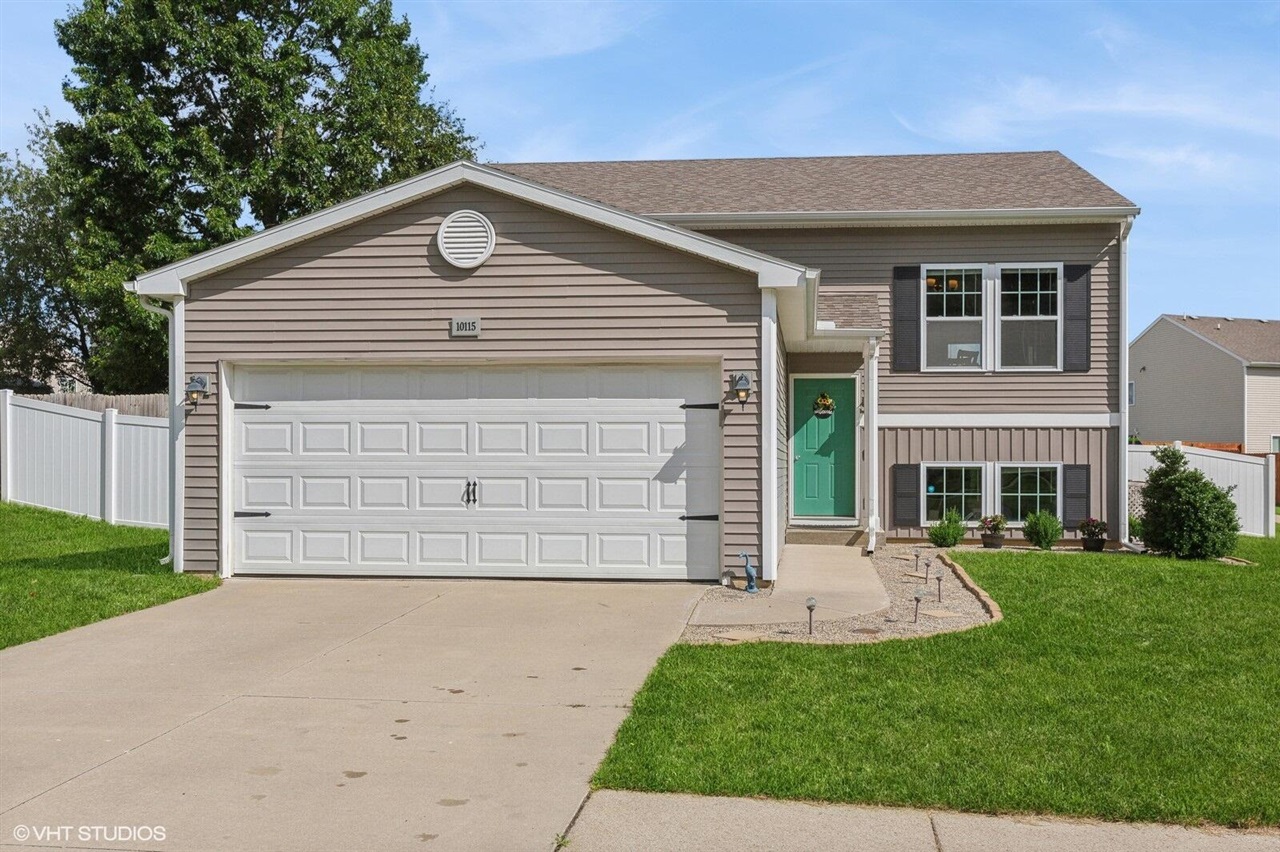 Castle Creek Cir, Galesburg, MI 49053