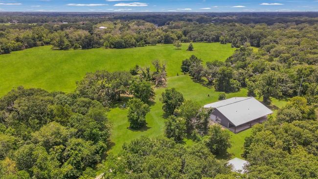 250 County Road 498, Home with 3 bedrooms, 2 bathrooms and 6 parking in Sweeny TX | Image 21