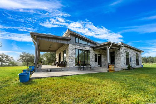 7915 County Road 203, Beeville, TX, 78102 | Card Image