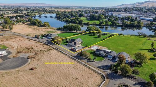 stunning-riverfront-estat-7501 S 1366 Pr Sw, Prosser, WA, 99350 | Card Image