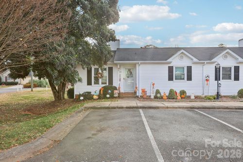 6042 Crape Myrtle Ln, Charlotte, NC, 28216-1412 | Card Image