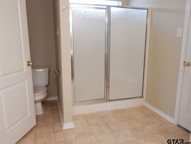 5637 Mustang Trl, House other with 3 bedrooms, 2 bathrooms and null parking in Tyler TX | Image 20
