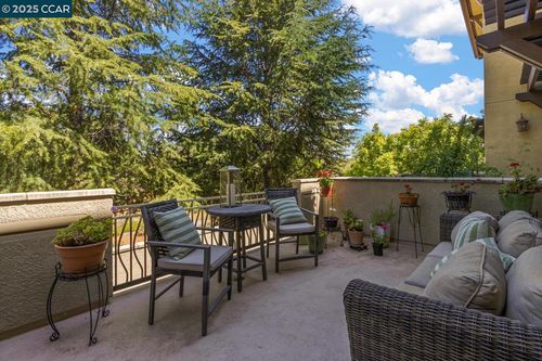 26 Warhol Way, Pleasant Hill, CA, 94523-4267 | Card Image