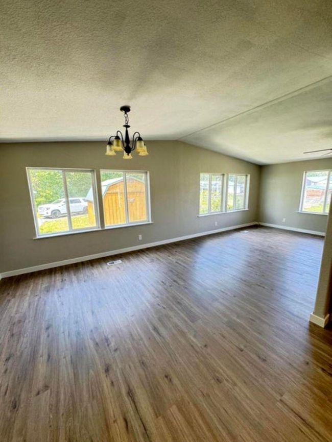 106 B B South Ave, House other with 3 bedrooms, 2 bathrooms and null parking in Metaline Falls WA | Image 5