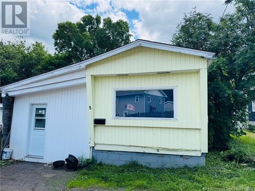 5 Church St, Campbellton, NB, E3N1R6 | Card Image