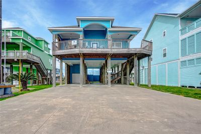 2029 Idyle View, House other with 3 bedrooms, 2 bathrooms and null parking in Crystal Beach TX | Image 1