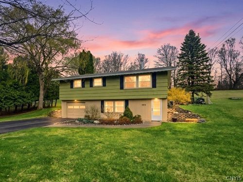 4422 Outlook Dr, Syracuse, NY, 13215-2440 | Card Image