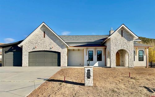 805 Se Pinyon St, Cedaredge, CO, 81413-8424 | Card Image