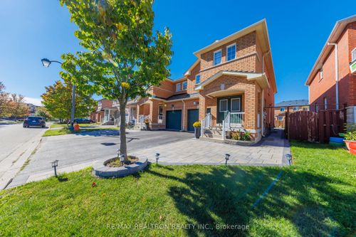 48 Briarcrest Dr, Markham, ON, L6C3E7 | Card Image