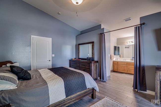 10207 Bay Colony Dr, House other with 3 bedrooms, 2 bathrooms and null parking in Bakersfield CA | Image 24