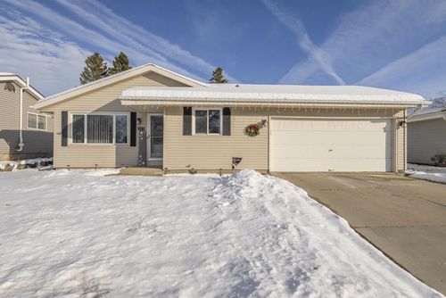 511 Robin Street, West Bend, WI, 53090 | Card Image