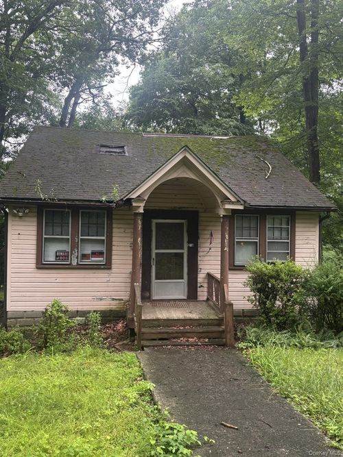 214 Walnut Rd, Lake Peekskill, NY, 10537-1102 | Card Image