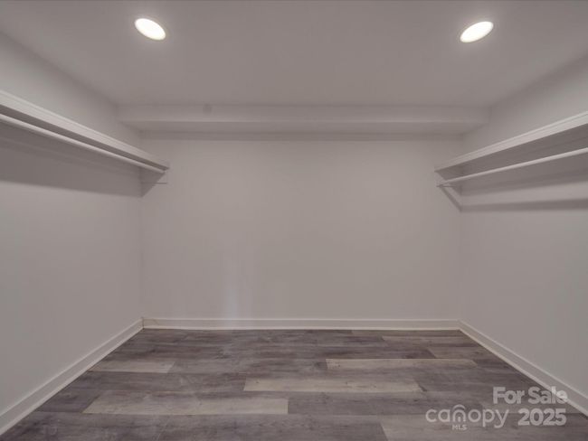 huge closet! | Image 18