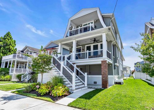 621 Bay Ave, Ocean City, NJ, 08226-3817 | Card Image
