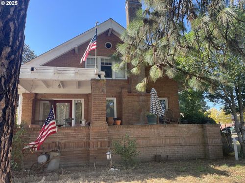 401 S College St, Newberg, OR, 97132-3309 | Card Image