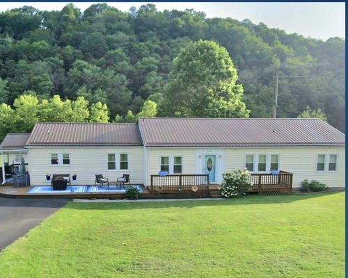 569 Peery Addition Rd, Tazewell, VA, 24651-9338 | Card Image