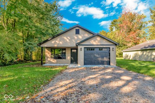 746 Goodin Dr, Austin, IN, 47102-1112 | Card Image