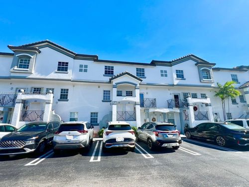 a-925 Nw 82nd Ave, Miami, FL, 33126-2727 | Card Image