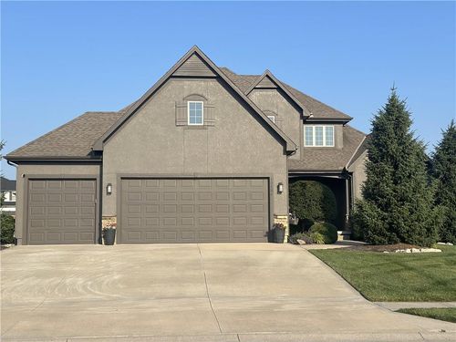 16488 S Summertree Ln, Olathe, KS, 66062-7926 | Card Image