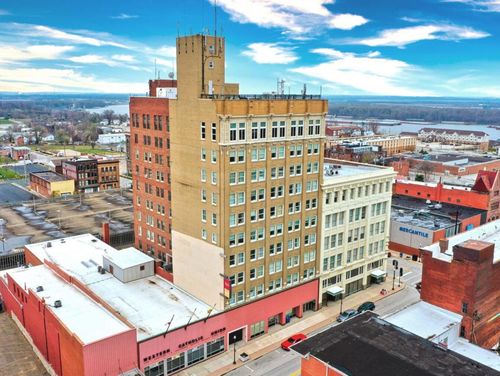 511-517-510 Maine St, Quincy, IL, 62301-3941 | Card Image