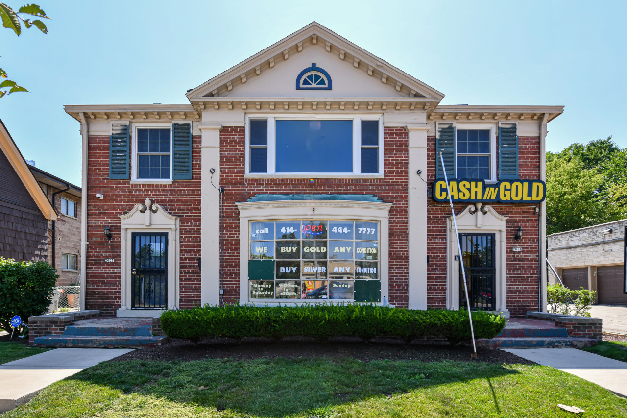 2007 W Capitol Dr, For Sale in Milwaukee Zoocasa