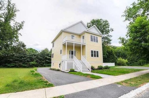 9 Bird Ct, Rhinebeck, NY, 12572-3521 | Card Image