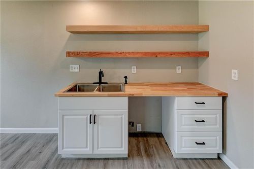 101 E Meadowbrook Ct, Polo, MO, 64671-9781 | Card Image