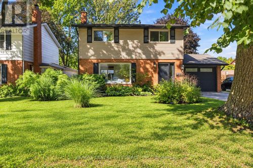 419 Briarhill Ave, London, ON, N5Y1P3 | Card Image