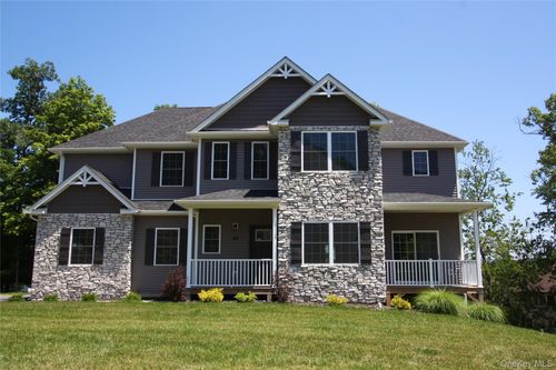 84 Frank St, New Windsor, NY, 12553-6808 | Card Image