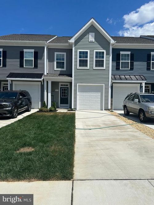 65 Melsonby Dr, BUNKER HILL, WV, 25413-2133 | Card Image