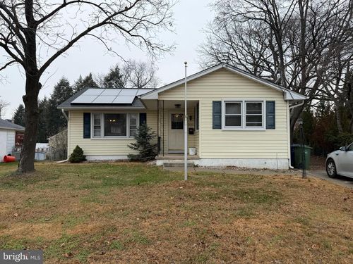 221 W 3rd St, PALMYRA, NJ, 08065-1523 | Card Image