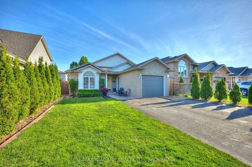 349 Lea Cres, Welland, ON, L3C7J8 | Card Image