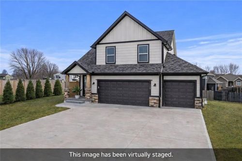 949 N Cottonwood Court, Tonganoxie, KS, 66086 | Card Image