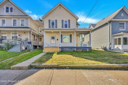 112 E Taylor St, Taylor, PA, 18517-1832 | Card Image
